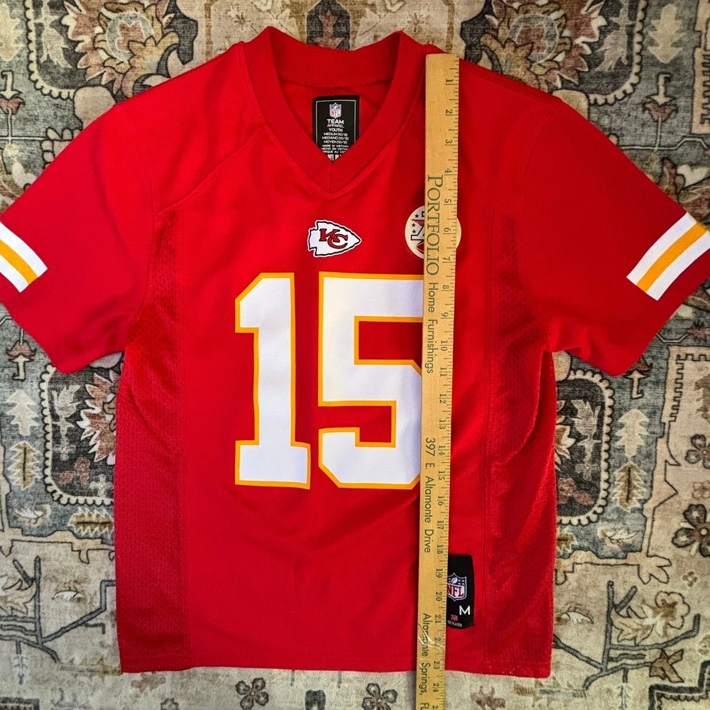 NFL Team Apparel Patrick Mahomes Kansas City Chiefs Jersey Youth Medium Red #15 - Picture 7 of 12